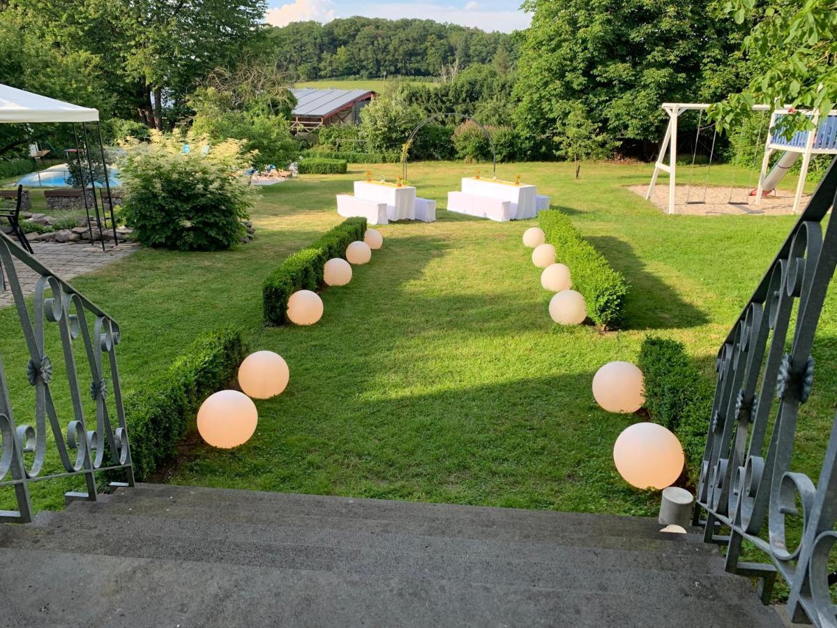 Hotel St. Hubertus Wallmerod エクステリア 写真