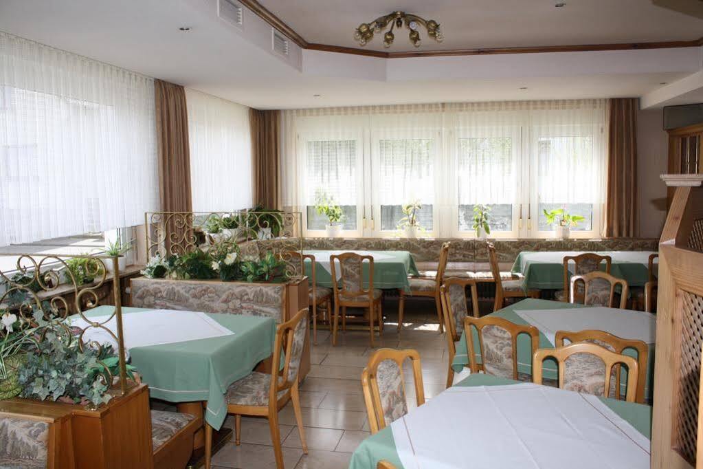 Hotel St. Hubertus Wallmerod エクステリア 写真